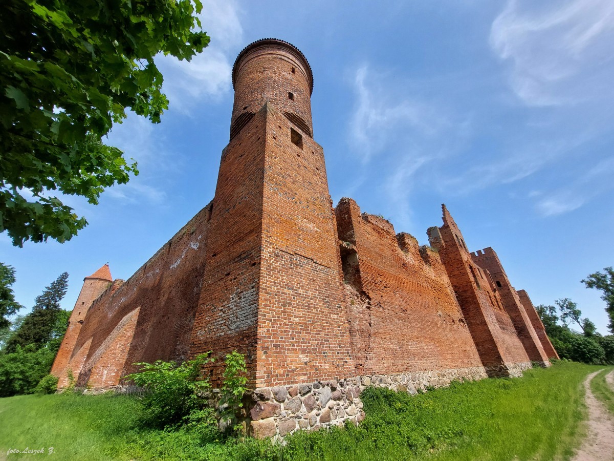 Zdjęcia: Szymbark koło Iławy., Iława., Narożnik zachodnio-południowy zamku., POLSKA Zdjęcia: Szymbark koło Iławy., Iława., Narożnik zachodnio-południowy zamku., POLSKA