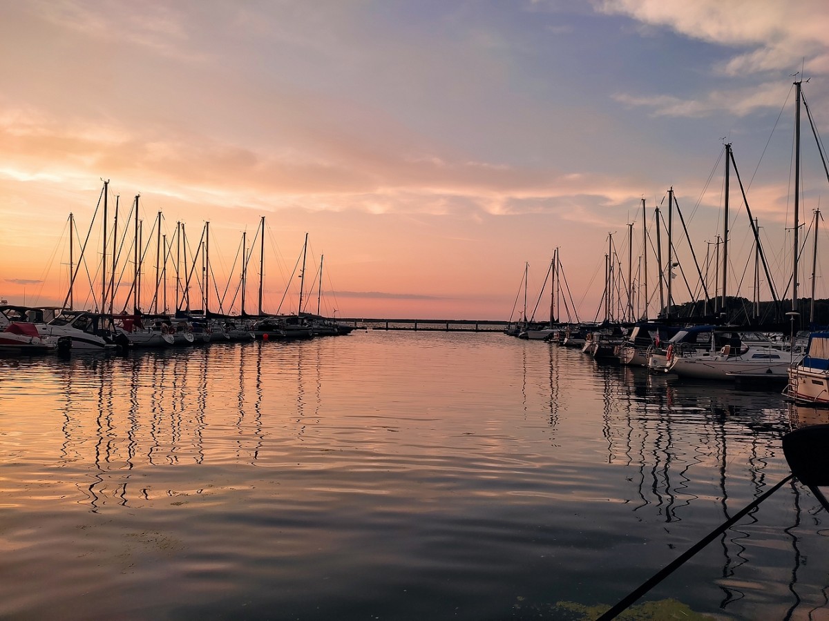 Zdjęcia: Kamień Pomorski, zachodniopomorskie, Wieczór w marinie, POLSKA Zdjęcia: Kamień Pomorski, zachodniopomorskie, Wieczór w marinie, POLSKA