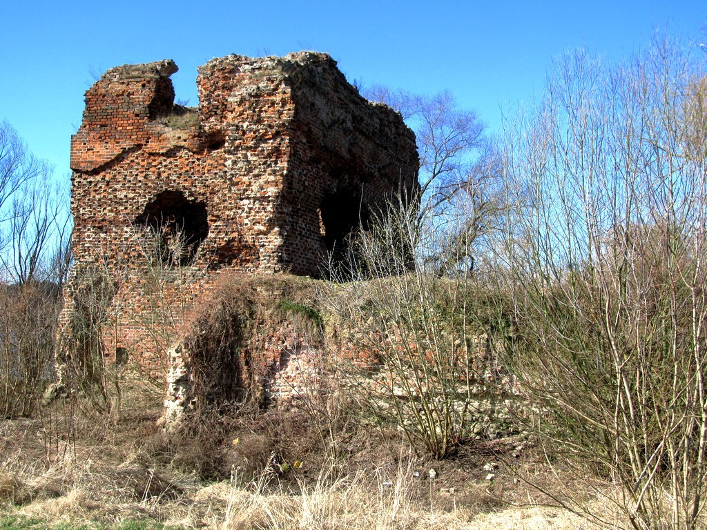 Zdjęcia: Złotoria, woj. kujawsko-pomorskie, Ruiny zamku w Złotorii, POLSKA Zdjęcia: Złotoria, woj. kujawsko-pomorskie, Ruiny zamku w Złotorii, POLSKA