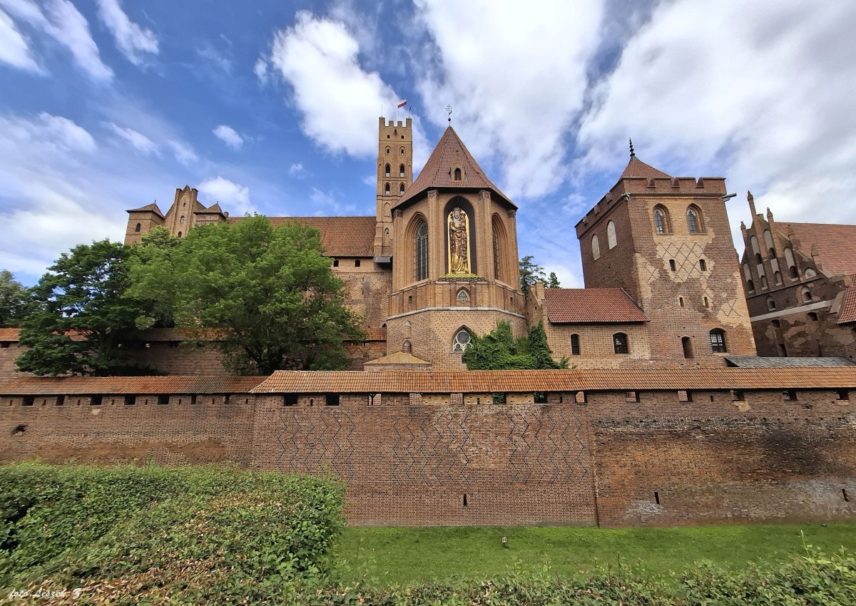 Zdjęcia: Malbork., woj.pomorskie., Neogotycki zamek od wschodu., POLSKA Zdjęcia: Malbork., woj.pomorskie., Neogotycki zamek od wschodu., POLSKA