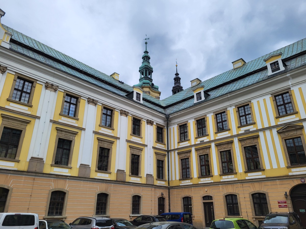 Zdjęcia: Legnica, Województwo dolnośląskie, Urząd miejski - dziedziniec, POLSKA Zdjęcia: Legnica, Województwo dolnośląskie, Urząd miejski - dziedziniec, POLSKA