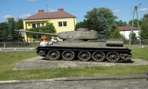 Zdjęcie POLSKA / Gmina Magnuszew/Powiat Kozienicki/woj. mazowieckie / Mniszew / T34 w skansenie w Mniszewie