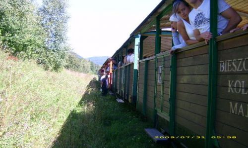 Zdjcie POLSKA / BIESZCZADY / CISNA / W PODRӯY