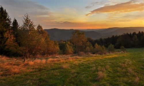 Zdjecie POLSKA / lskie / Beskid  ywiecki / upione Beskidy