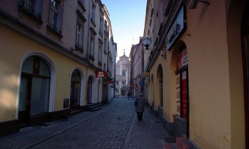 Zdjecie POLSKA / WIELKOPOLSKA / Kalisz. W gbi koci Garnizonowy. / Kalisz