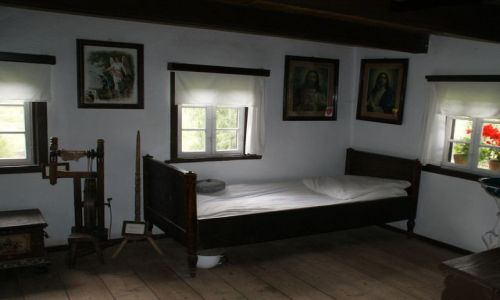 Zdjecie POLSKA / Kotlina Kodzka, powiat kodzki / Kudowa Zdrj - Pstrna - Skansen / Tak si kiedy mieszkao