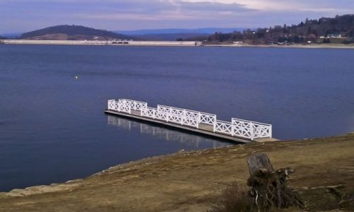 Zdjęcie POLSKA / Bieszczady / Solina  / Jezioro Solińskie - widok na zaporę