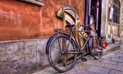 Zdjecie POLSKA / Warszawa / Old city / Just a bike :)