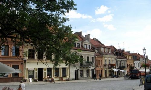 Zdjecie POLSKA / witokrzyskie / Sandomierz / kamieniczki przy Rynku