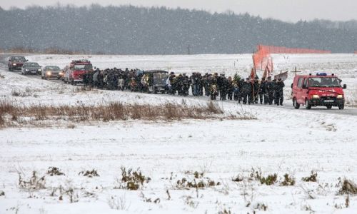 Zdjęcie POLSKA / Malopolska / niedaleko Ojcowa / Ginacy swiat