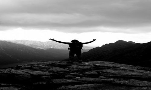 Zdjecie POLSKA / Tatry / nad Czarnym stawem pod Rysami / Zaklinacz deszczu/KONKURS