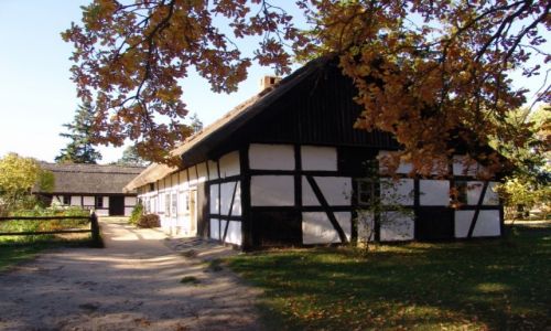 Zdjecie POLSKA / Pomorze / Gmina Smodzino, powiat Supski / Zagroda Sowiska w Klukach
