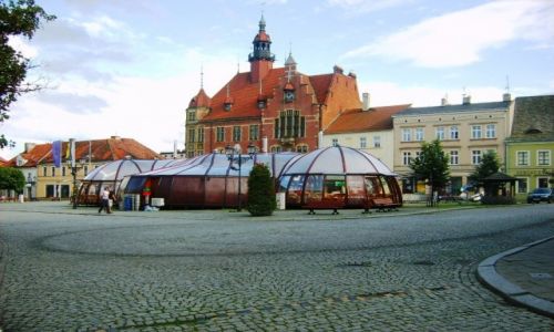 Zdjecie POLSKA / lskie / Tarnowskie Gry / Przykad jak oszpeci zabytkowy rynek