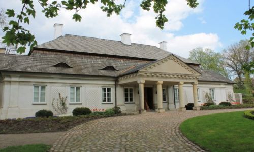 Zdjęcie POLSKA / ziemia sandomierska / Śmiłów  / Dwór w Śmiłowie k.Sandomierza