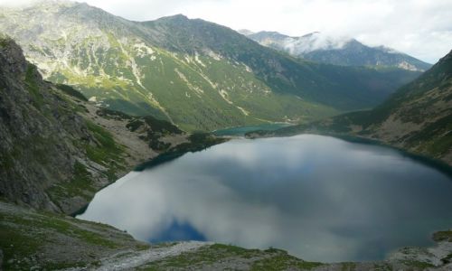 Zdjecie POLSKA / Tatry / Czarny Staw i Morskie Oko ze szlaku na Rysy / Droga na Rysy
