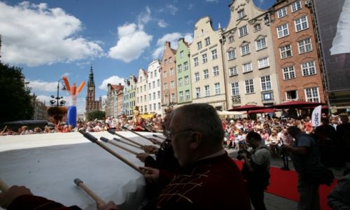 Zdjecie POLSKA / Pomorze / Gdask, Jarmark w. Dominika w Gdasku, parada / Najwikszy bben wiata