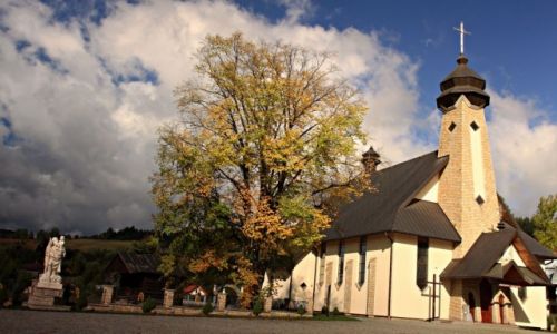 Zdjcie POLSKA / Beskid Sdecki. / Tylicz /  Koci pw. Imienia Maryi.