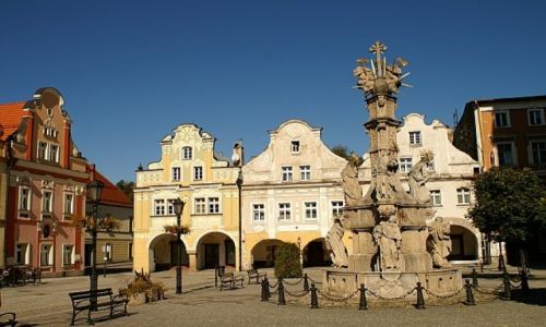 Zdjcie POLSKA / Kotlina Kodzka / Ldek / kamieniczki na rynku