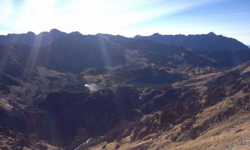 Zdjecie POLSKA / Tatry / Krzyne / Widok z Krzynego na Doline Pieciu Staww