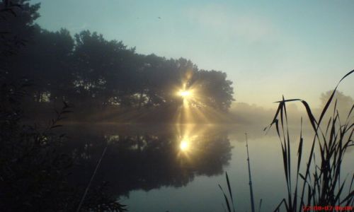 Zdjecie POLSKA / Mazury / Bartoszyce / Poranek nad mazurkim jeziorem
