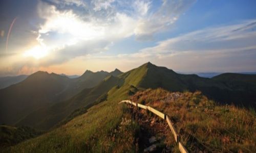 Zdjecie POLSKA / Bieszczady / na szlaku, gdzie pomidzy Rozsypacem a Haliczem / zachd nad tarnic