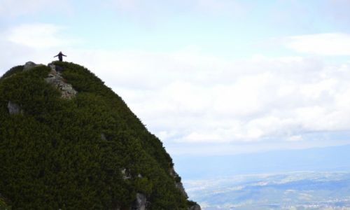 Zdjecie POLSKA / Tatry / Karb / Na szczycie wiata