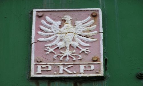 Zdjcie POLSKA / opolskie /  lokomotywa / orze bez korony, symbol PRL