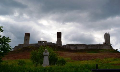 Zdjecie POLSKA / wietokrzyskie / Chciny / Powoli si odbudowuje