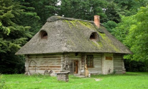 Zdjecie POLSKA / - / Kazimierz Dolny / Chatka pod lasem