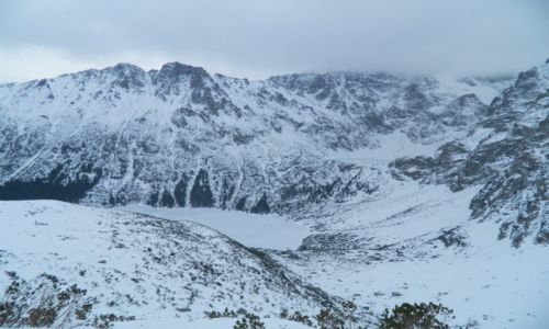 Zdjęcie POLSKA / tatry wysokie / w drodze na szpiglasowy wierch / widok na morskie oko i czarny staw