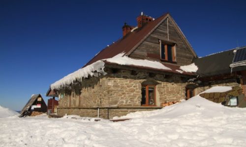 Zdjcie POLSKA / BIESZCZADY / POONINA  WETLINSKA / CHATKA PUCHATKA