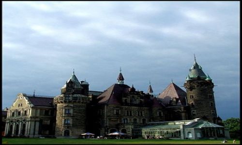 Zdjęcie POLSKA / woj.Opolskie / bajkowy zamek w Mosznej / zamczysko