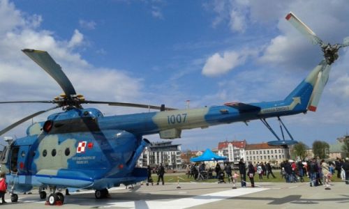 Zdjecie POLSKA / - / teren wojskowy / helikopter