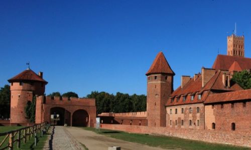 Zdjcie POLSKA / Malbork / Gotycki zamek krzyacki / Brama Nowa, od strony Wau Plauena