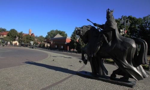 Zdjęcie POLSKA / Malbork / Deptak miejski /  Pomnik króla Kazimierza Jagiellończyka