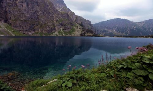 Zdjęcie POLSKA / Tatry / Czarny Staw pod Rysami / Pod wieczór