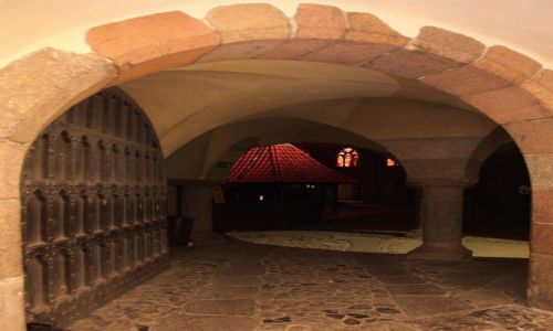 Zdjecie POLSKA / Malbork / Gotycki zamek krzyacki / Brama na dziedziniec Zamku Wielkiego