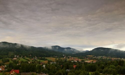 Zdjcie POLSKA / Beskidu Niskiego / Wysowa / Pejza we mgle