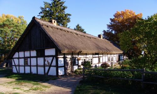 Zdjcie POLSKA / Ziemia Supska / Skansen w Klukach / Zagroda