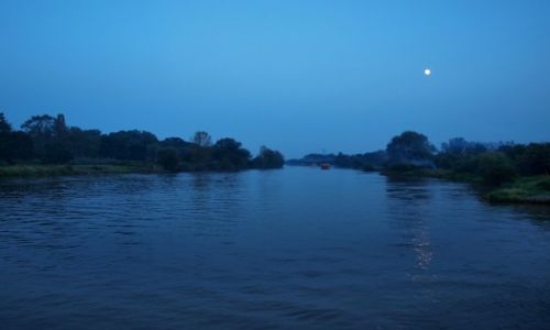 Zdjęcie POLSKA / Dolnośląskie / Wrocław / Odra po zachodzie słońca
