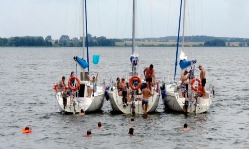 Zdjcie POLSKA / Warmia Mazury / Mikoajki / Zaogi jachtw w kpieli