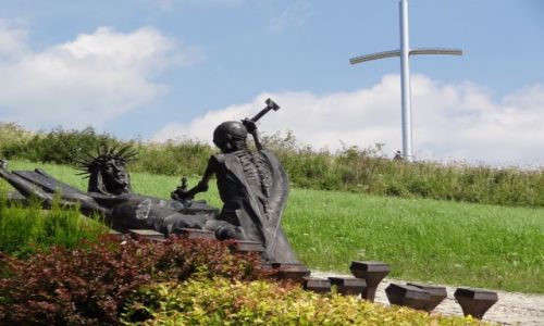 POLSKA / ywiecczyzna / Wzgrze Matyska, Radziechowy / Golgota Beskidw - Jezus do krzya przybity