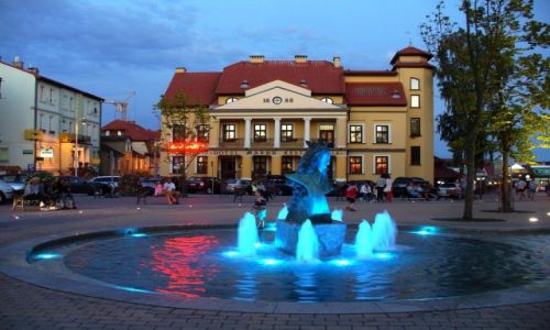 Zdjecie POLSKA / warmisko mazurskie / Mikoajki / Fragment rynku