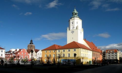 Zdjecie POLSKA / opolskie / Namysw / Fragment rynku z ratuszem