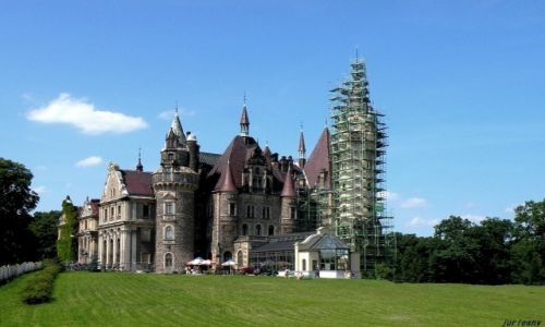 Zdjecie POLSKA / opolskie / Moszna / Wiea w opakowaniu.