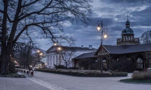 Zdjecie POLSKA / Dolny lsk / Szczawno Zdrj / uzdrowisko noc