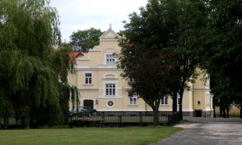 Zdjcie POLSKA / opolskie / Okopy / Paac, niestety tylko dostpny z za ogrodzenia.