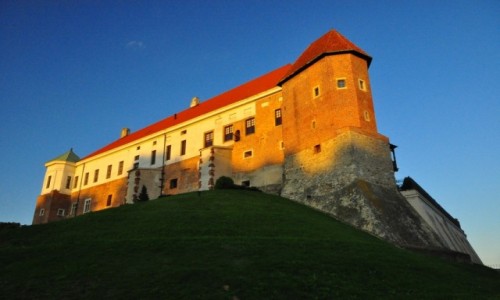 Zdjcie POLSKA / Woj. witokrzyskie / Sandomierz / Zamek wieczorem...