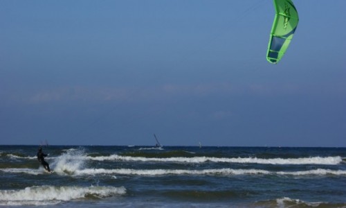 Zdjecie POLSKA / Pomorze / eba / eba, plaa, kitesurfing.