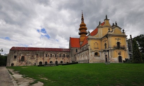 Zdjcie POLSKA / woj. witokrzyskie / Koprzywnica / Klasztor